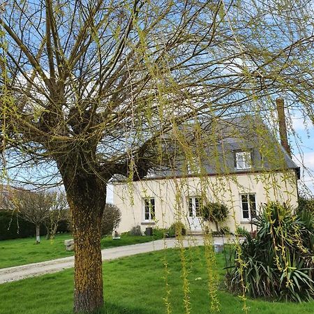 Au Petit Paradis Sainte-Gauburge-Sainte-Colombe Exterior foto