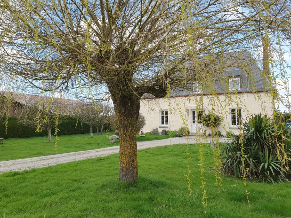 Au Petit Paradis Sainte-Gauburge-Sainte-Colombe Exterior foto